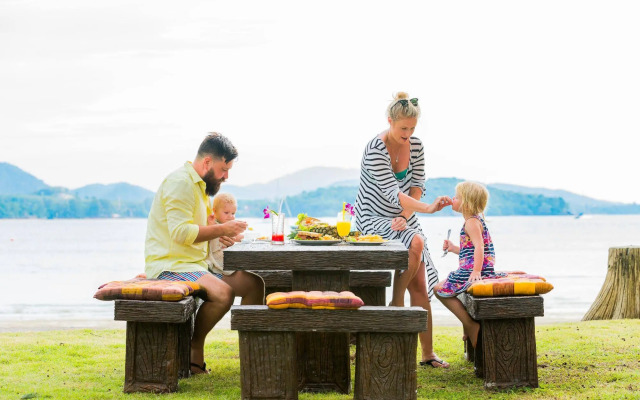 Kaw  Kwang Beach Resort
