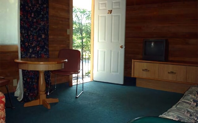 Riverview Lodge