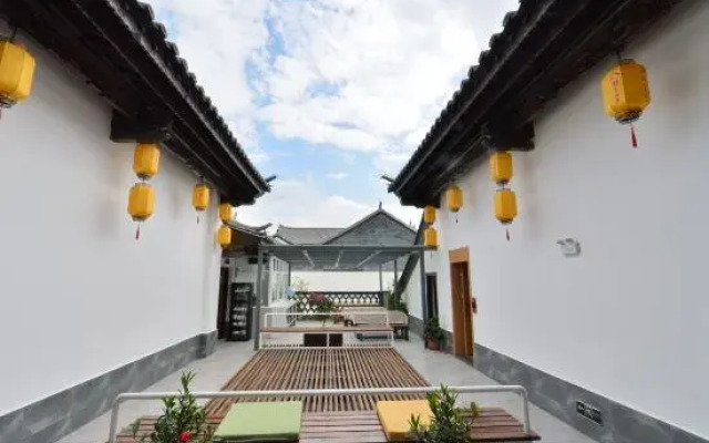 Guixiang Huju B&B (Jianshui Ancient City)