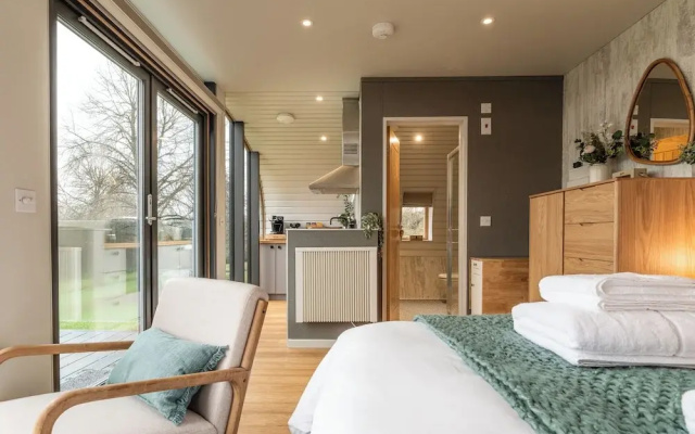 Sustainable Pod on Old Chalford Farm