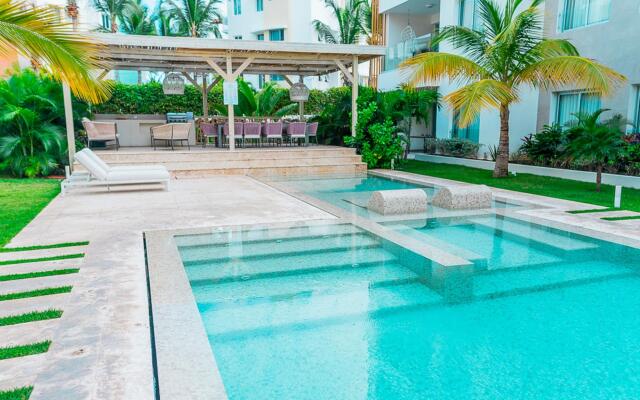 Beach Garden ground floor condo, D1