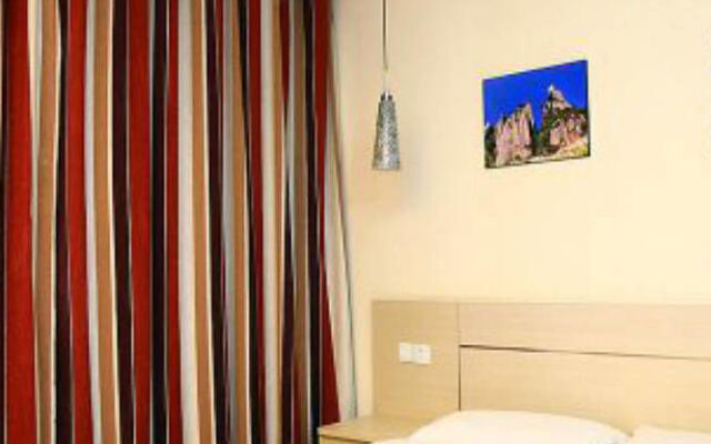 Galaxy Vanguard Boutique Hotel