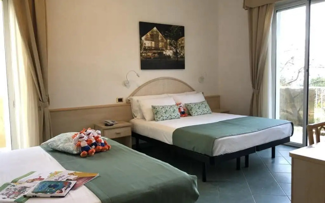 Family Hotel Pinetina Mare