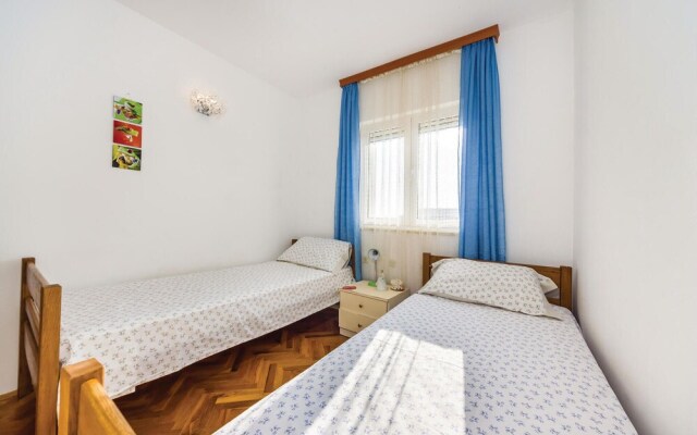 Nice Home in Maslenica With Wifi and 3 Bedrooms
