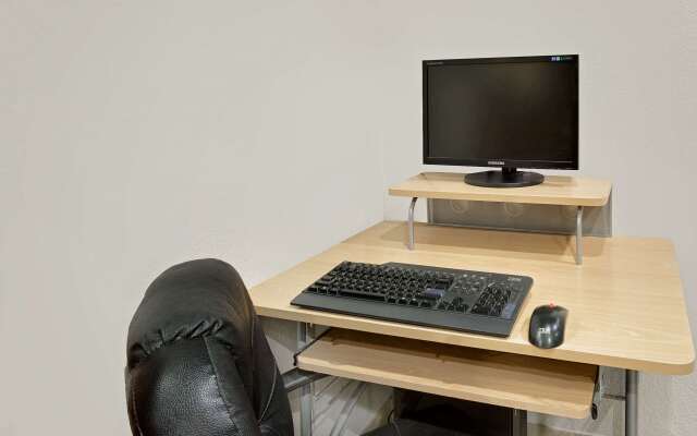 Super 8 by Wyndham Waynesboro