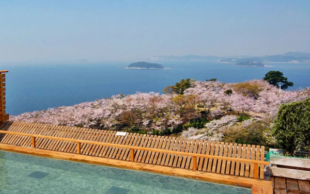 Tenku Kaiyu no Yado Suehiro