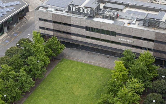 Wyndel Apartments Riverside on Collins