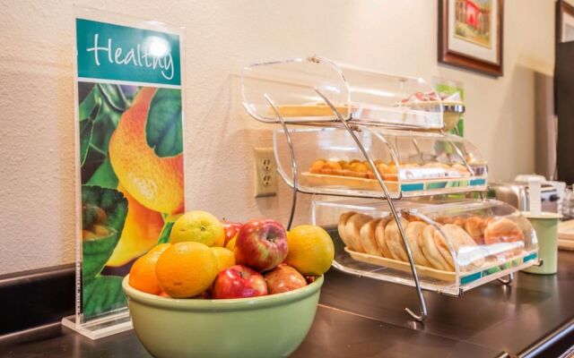 Quality Inn & Suites Redwood Coast