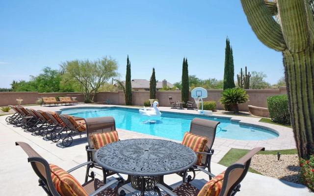 Valley View Villa - Private Pool - Hidden Bedroom