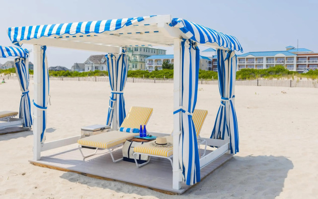La Mer Beachfront Resort