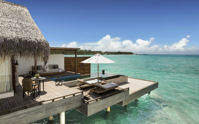 Fairmont Maldives, Sirru Fen Fushi