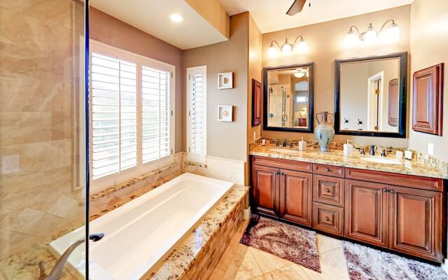 E Sandia Circle - 5 Br Home