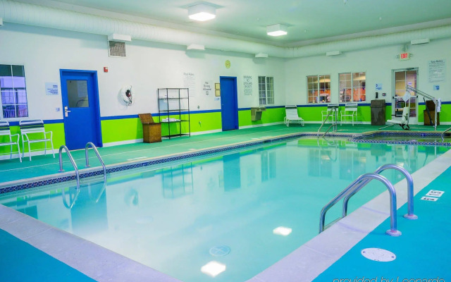 Holiday Inn Express Hotel & Suites Acme-Traverse City by IHG