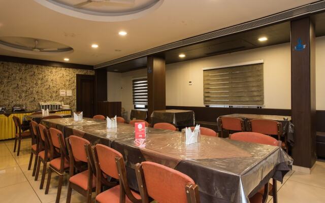 OYO 12475 Hotel Maheshwari