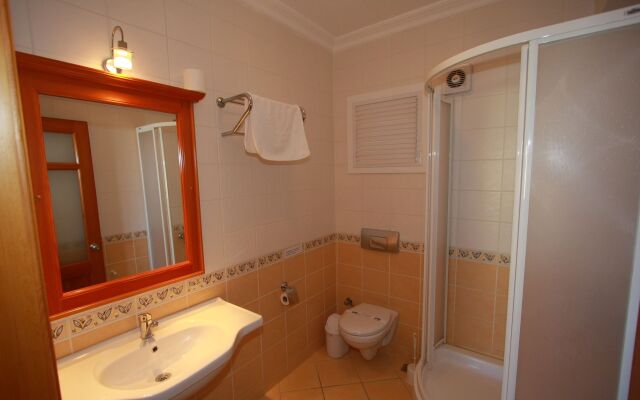 Sea Breeze Hotel & Apartments
