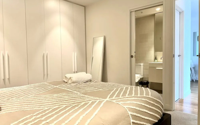 Readyset Apartment on Emerald