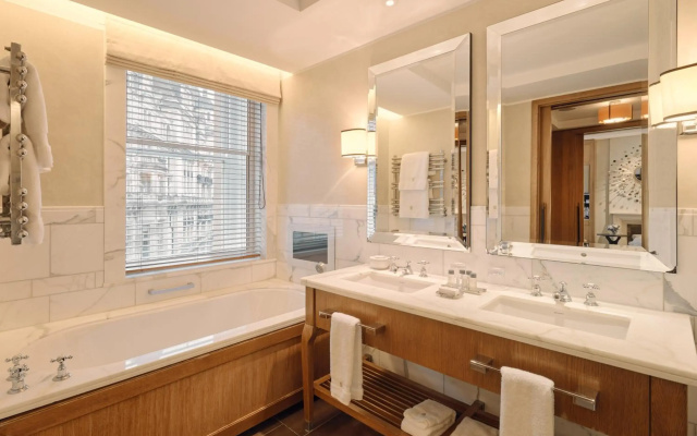 Corinthia London