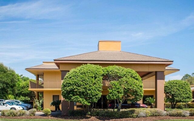 Days Inn by Wyndham Eglin AFB