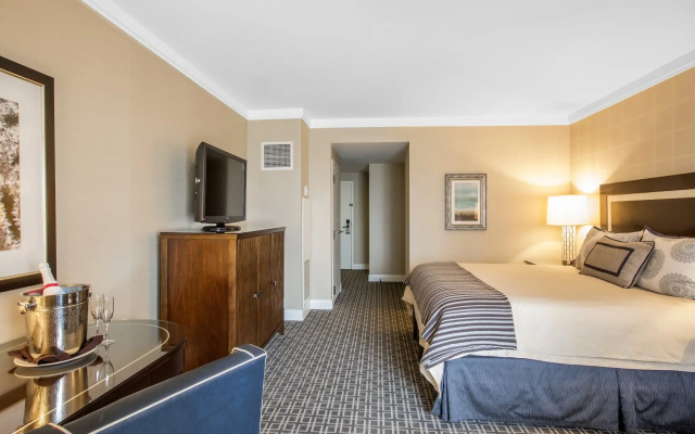 Omni Los Angeles  at California Plaza