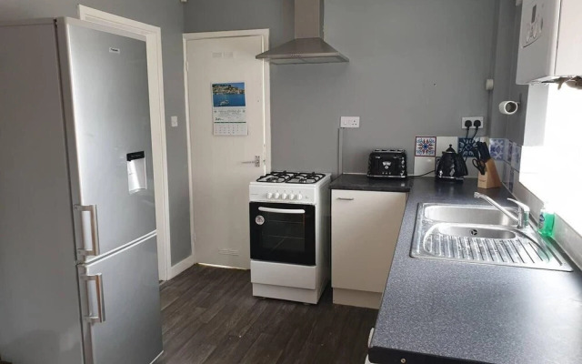Sleeps 6, Guests&contractors, Wi-fi, Free Parking
