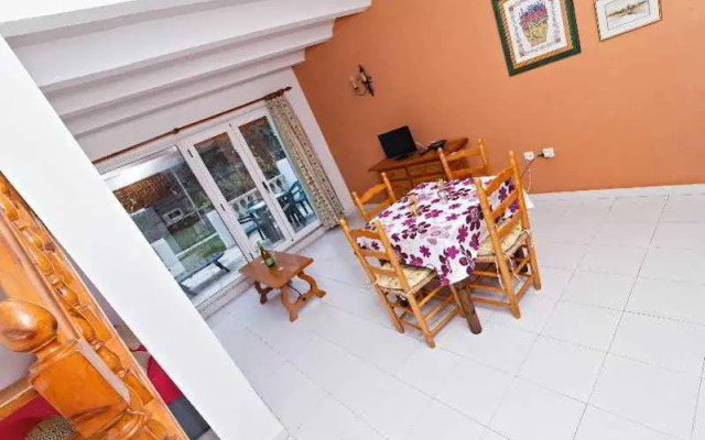 Apartamentos La Racona