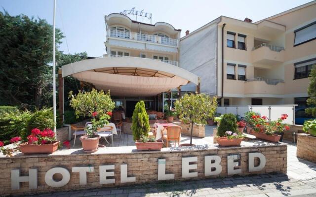 Hotel Lebed