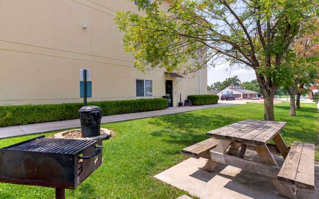 Comfort Inn & Suites Ponca City near Marland Mansion