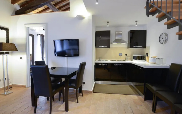 Ibernesi 1 Apartment