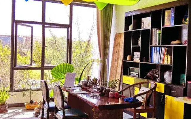 Xingyi Huayu Su Inn