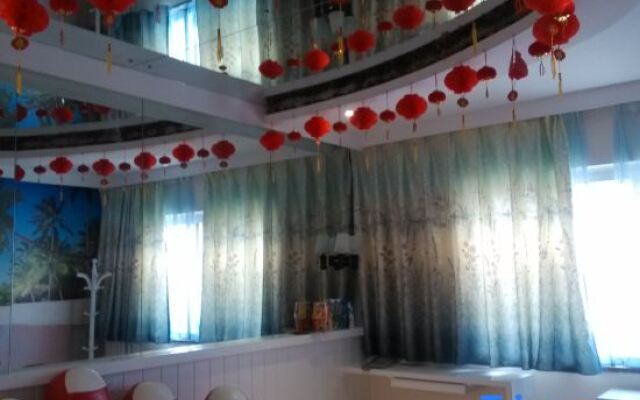 Pingguo Theme Hotel