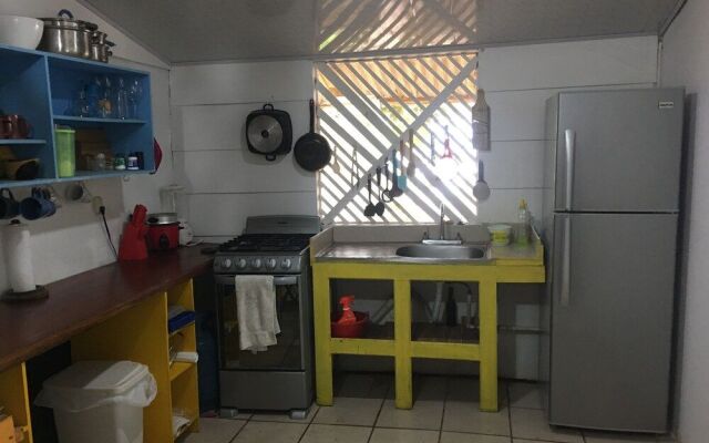 Rita Sonny Tropical Surf Cabina
