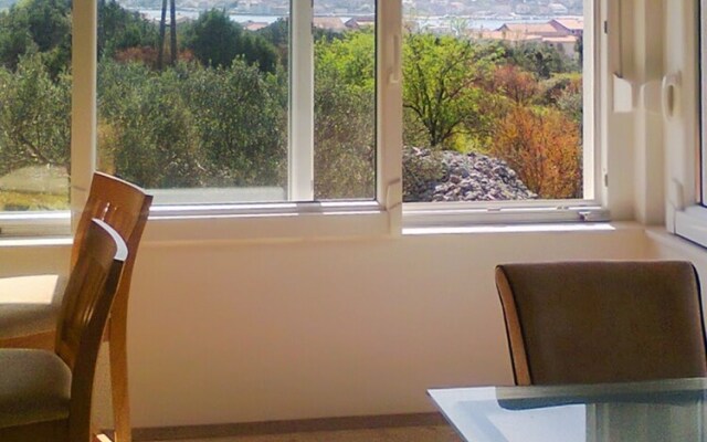 House With in Vinišce With Wonderful sea View Furnished T