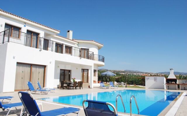 Impressive Large Villa Huge Heated Pool Garden