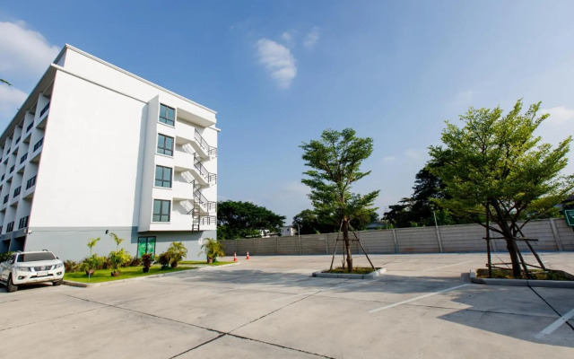 Le Lert Hotel Ratchaburi