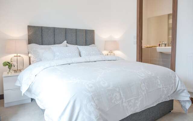 Rayleigh Lodge 2-Bedroom House