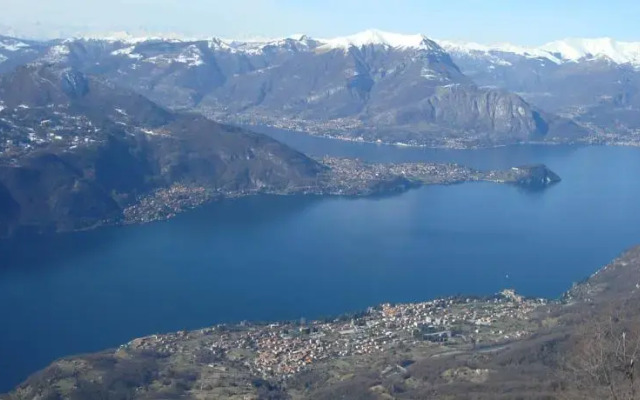 Como Lake Holiday Home