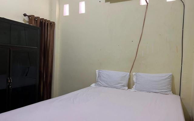 Hotel O Kost Naura – Guest Rooms – Makassar