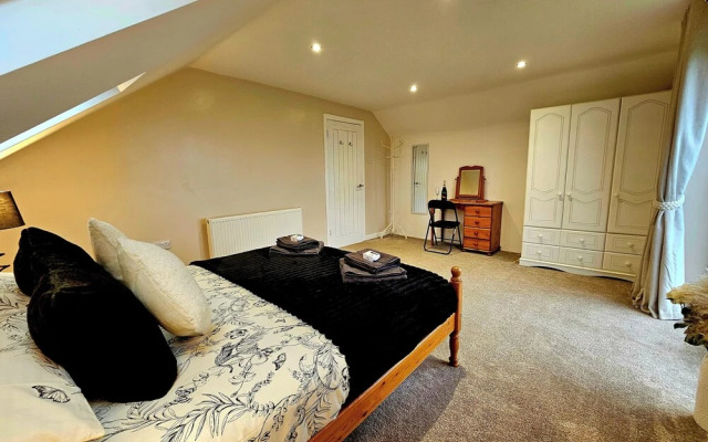 Seaside Bliss Retreat - 5 Bedroom House