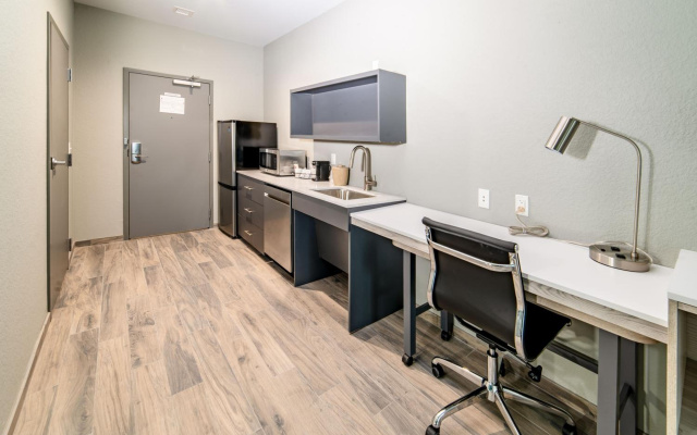 Everglades Adventures Hotel Suites by Ivey House
