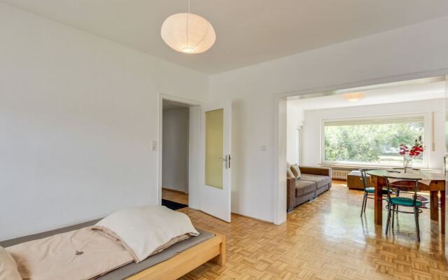Charming Apartment in Fuldabruck With Garden