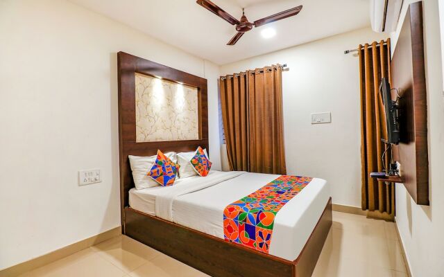 FabExpress Sri Sai Suites
