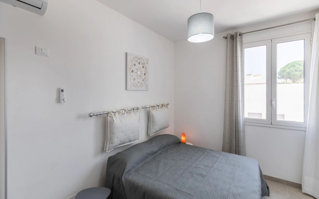 Detached villa with air conditioning