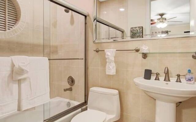 Walk to Beach Spacious Estate with Hot Tub & Game Room