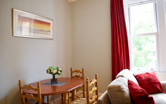 Welcoming 2 Bedroom Flat Near Fountainbridge