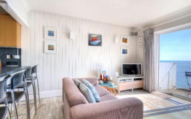 9 Bay View Court