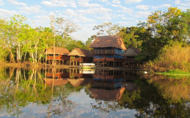 Yaku Amazon Lodge & Expeditions