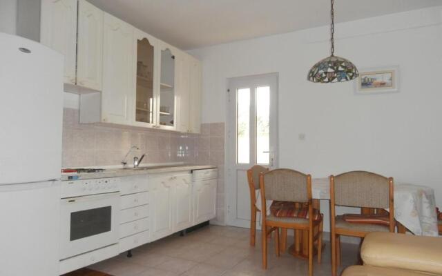 VRSI, SUNNY HOUSE for 8