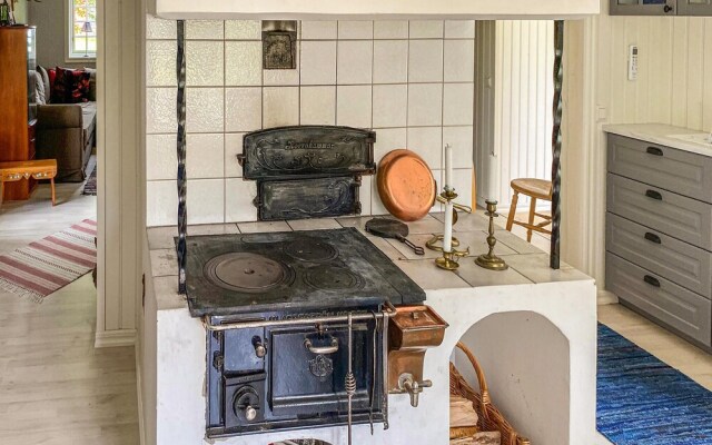Amazing Home in Mellerud With Wifi and 3 Bedrooms