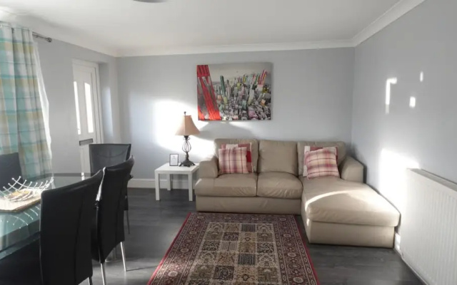 Huku Kwetu - Brentwood Townhouse
