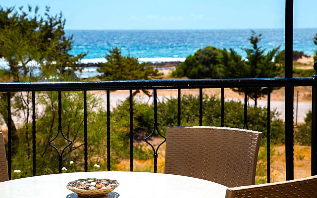 Romanos Beach Villas